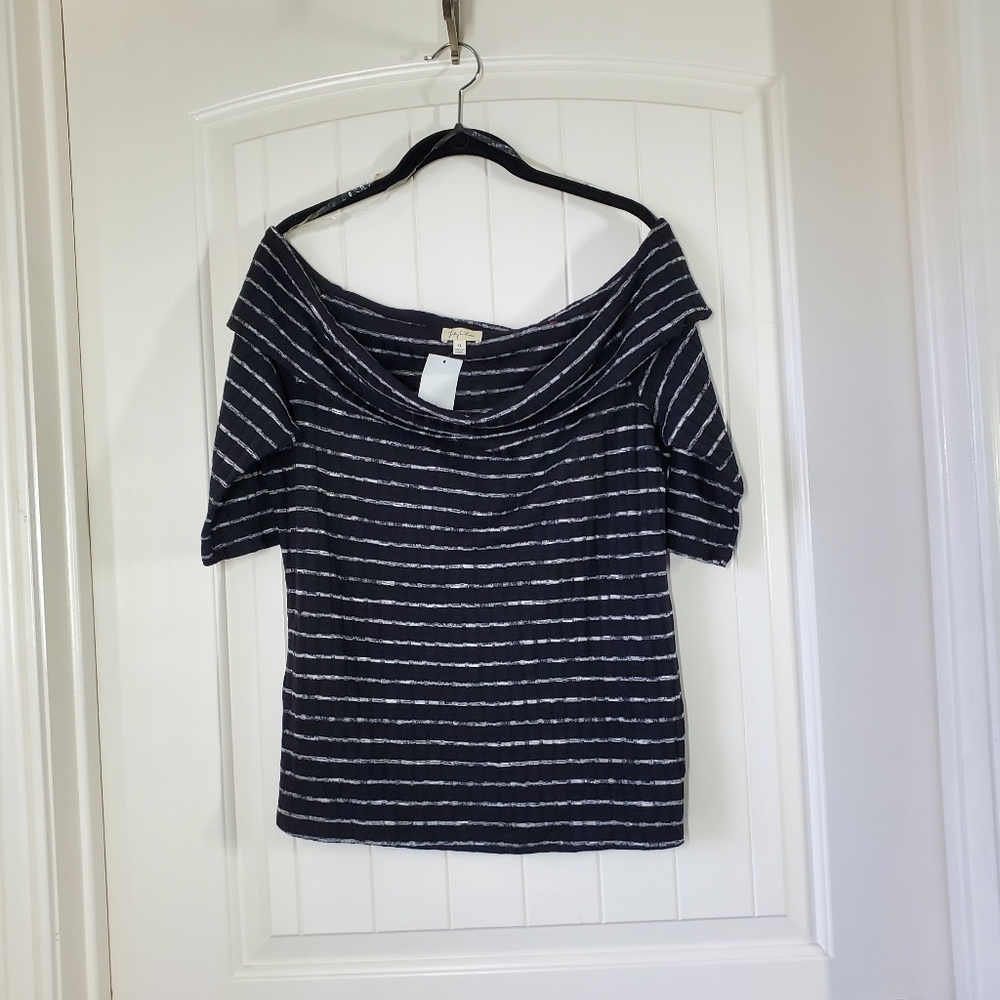 Off the shoulder top in black and white stripes size XL NWT